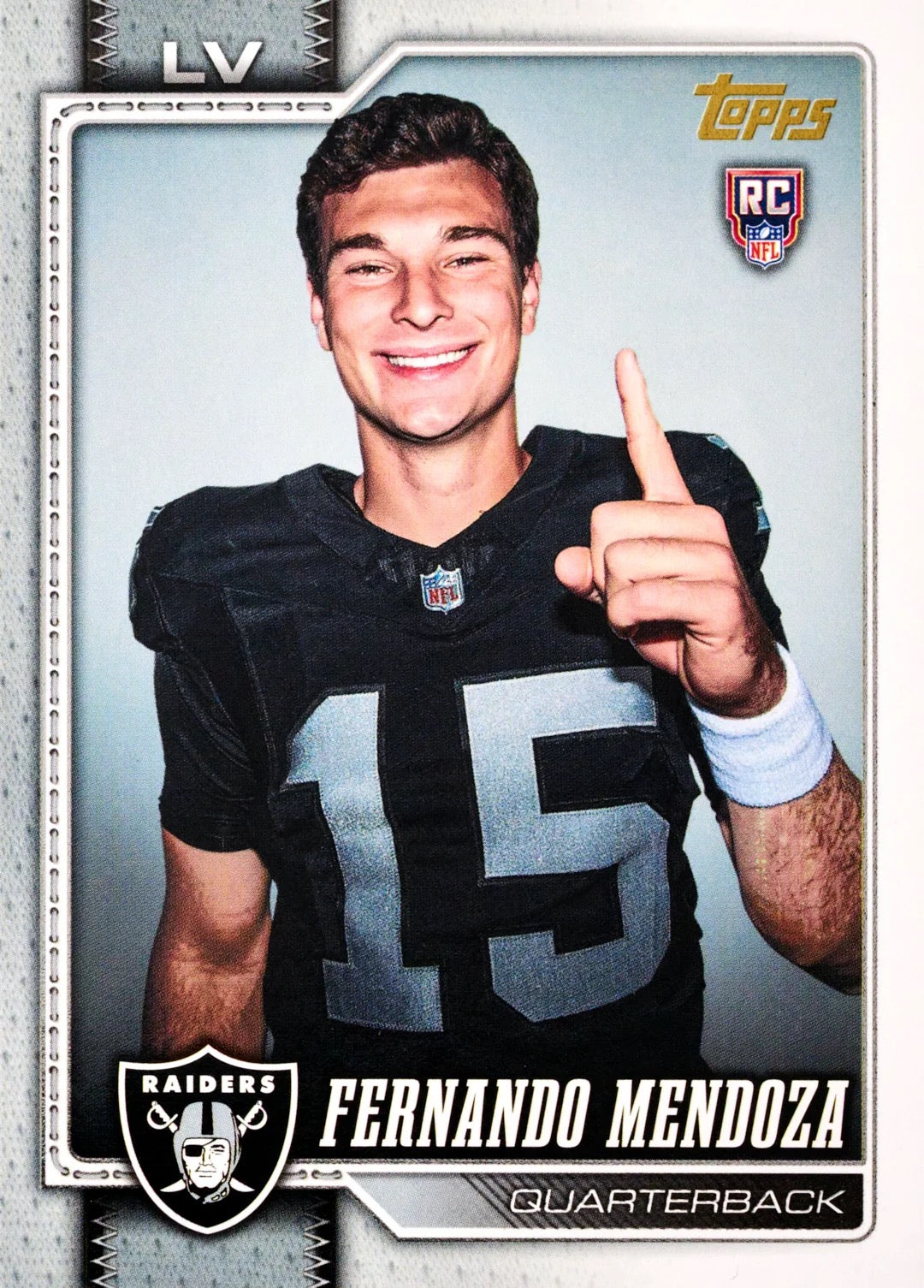 2026 Topps Flagship Football | Hobby Box – 20 Packs | 1 Auto or Relic Per Box